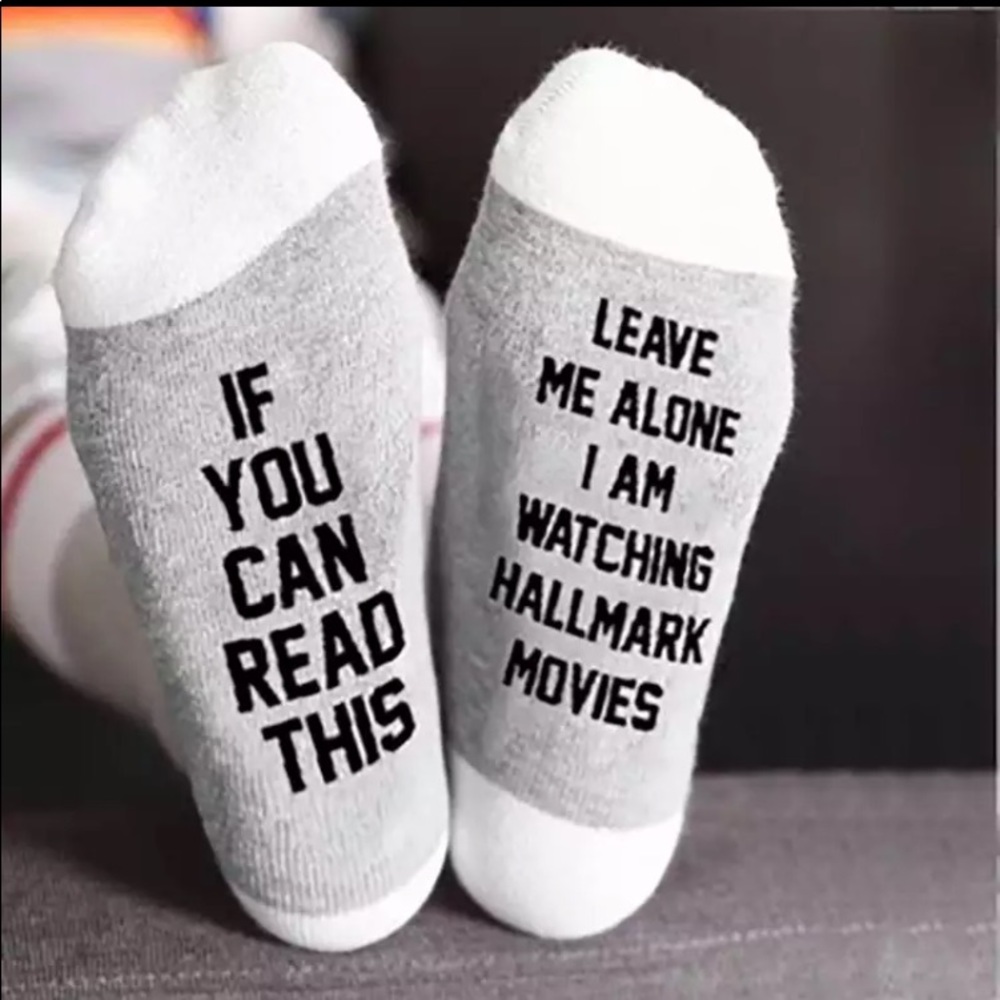 🌹✅Women’s warm letter printed socks.